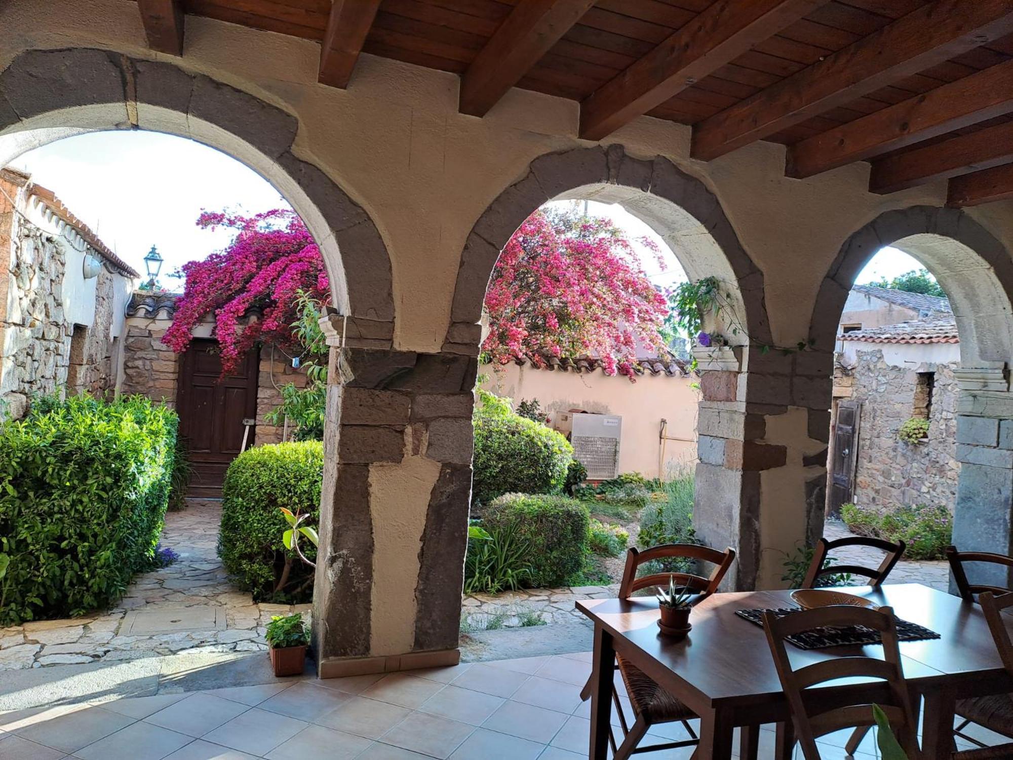 B&B S'Omu Antiga Nureci Exterior photo